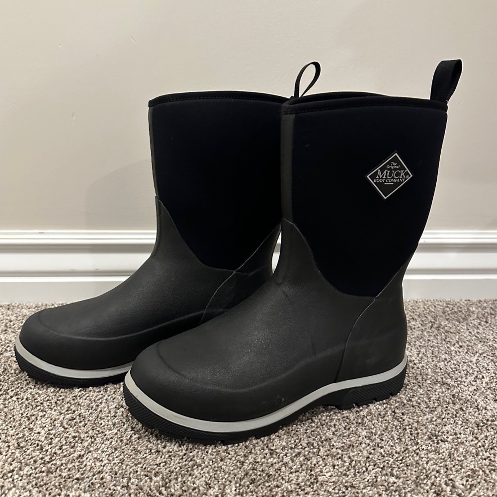 Muckboot KIDS' ELEMENT BOOT BLACK SIZE 6 LIKE NEW SNOW BOOTS